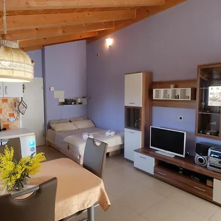 Apartment Beti *
